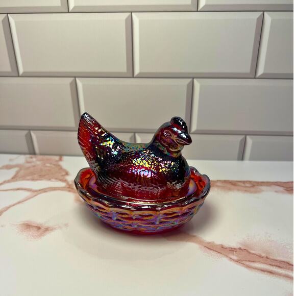 3" Red Carnival Hen on Nest - Picture 8 of 9